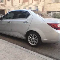 راننده با خودرو تاکسی سرویس سعید باغ فیض