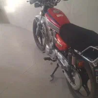 موتورسیکلت همتاز۲۰۰