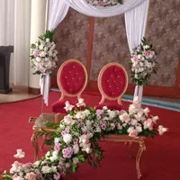 گل آرایی وبادکنک آرایی دیزاین یلدا  تشریفات