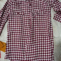 تعدادی لباس و کاپشن و کلاه