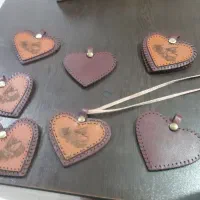 آویز چرم طبیعی دستدوز