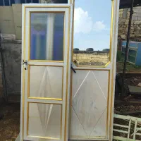 باسلام خدمت دوستان تعدادی درب آلمینیوم حمام