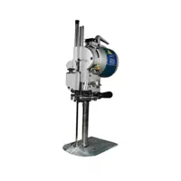 برشکار کمک برش کارخانم نیمه وقت پوشاک