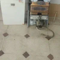 یک عدد آبگرمکن  دیواری