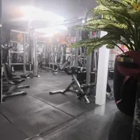 باشگاه بدنسازی مربی خانوم