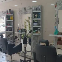 اجاره صندلی آرایشگاه مردانه یا بصورت درصدی|استخدام درمانی، زیبایی، بهداشتی|شیراز, شهرک گلستان|دیوار