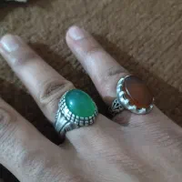 سه عدد انگشتر نفره یکی عقیق قرمز یکی عقیق سبز