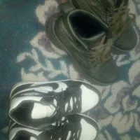 دو جفت کتونی و نیم بوت در حد نو|کیف، کفش، کمربند|کرج, شاهین‌ویلا|دیوار