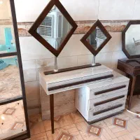 میز ارایش، اینه کنسول