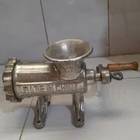 چرخ گوشت دستی|کلکسیون اشیاء عتیقه|سمنان, |دیوار