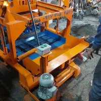 کارگر بلوک زنی