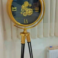 ساعت ایستاده فلزی تروتمیز