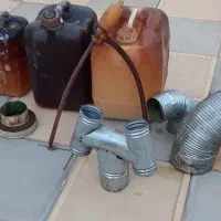 گالن بیست لیتری و کاهک و زانو