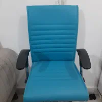 صندلی درحد نو احرمی