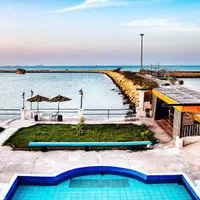 ویلا بزرگVIP/روبروی دریا/خدمات هتلینگ/اول شهر قشم