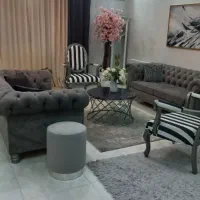 مبل راحتی چستر ۷ نفره همراه با میز وسط