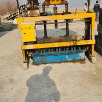 دستگاه بلوک زن پرسی حق نژاد