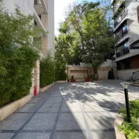 نیاوران ۸۰۰ متر سه نبش مناسب ساخت و سکونت