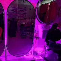 آینه قدی و گرد|آینه|شیراز, شاه قلی بیگی|دیوار