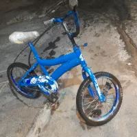 دوچرخه آبی دسته دوم . لاستیک نو هیچ مشکلی نداره