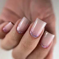 آموزش و خدمات ناخن