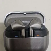 Buds pro 3   رنگ نقره ای