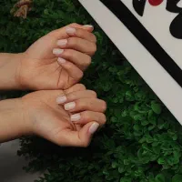 انواع خدمات ناخن (کاشت و ترمیم )