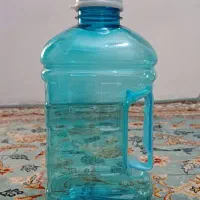 بطری پلاستیکی و ماگ