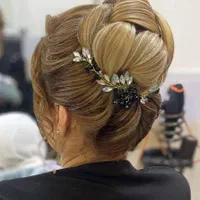 کاشت ناخن مژه دکلره کراتین میکرو بلیدمیکاپ شینیون|خدمات آرایشگری و زیبایی|اندیشه, اندیشه فاز ۱|دیوار