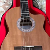 گیتار کلاسیک الکتریک دست‌ساز