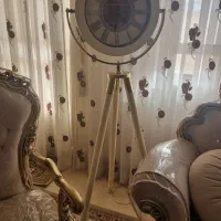 ساعت سه پایه کرم طلایی در حد نو