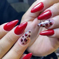 اگه دنبال یه ناخون زیبا هستی این آگهی مال توعه