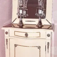 کنسول و آینه و شمعدان