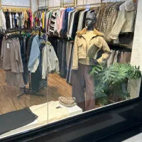 فروشنده پوشاک زنانه