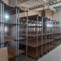 قفسه چوب و فلز