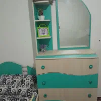 تخت ودراور نوجوان