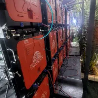 تلوزیون شهری( تی وی بک)|تلویزیون و پروژکتور|صدرا-فارس, فاز ۱|دیوار