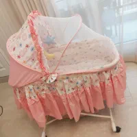 تخت نوزاد. کنارتخت