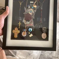 تابلویی از نشان ها و علایمی از ادیان و تمدن ها