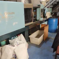 نیروی کار در کارگاه تزریق پلاستیک