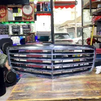 چراغ و جلو پنجره بنز