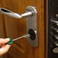 کلیدسازی تعمیرات قفل ساز کلیدساز تعویض مغزی گلستان