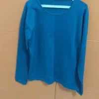 تعدادی لباس بچه گانه ازمغازه مونده