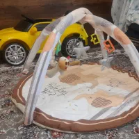 تعدادی وسایل بازی و لباس نوزاد قیمت توافقی