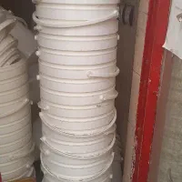 سطل پلاستیکی درب دار و دسته دار|ظروف نگهدارنده، پلاستیکی، یک‌بارمصرف|قم, انسجام|دیوار