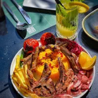 استخدام نیرو آقا در رستوران با/غذا/جای خواب/بیمه/