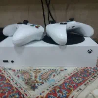 xbox series s با دو دسته