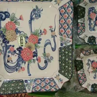 ظروف عتیقه نو و دیوار کوب مسی و تعدادی سکه