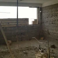 رئیس کارگاه پروژه بازسازی ساختمانی