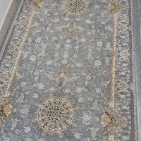 قالی بسیار نو و تمیز